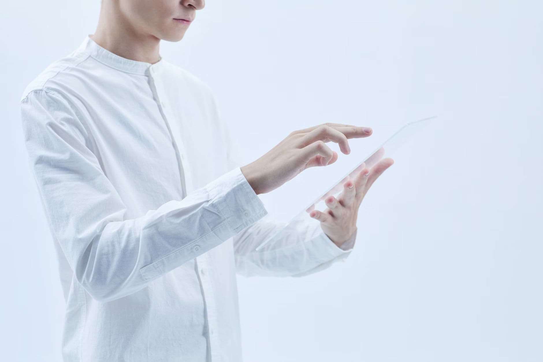 The Death of the Inbox: How Messenger-First Strategy is Redefining Digital Connection